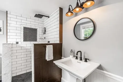 9 Bennett Street Nashua NH 03064
