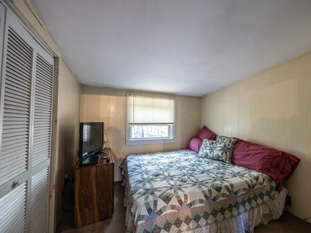 5 Twin Oaks Road Sutton NH 03221