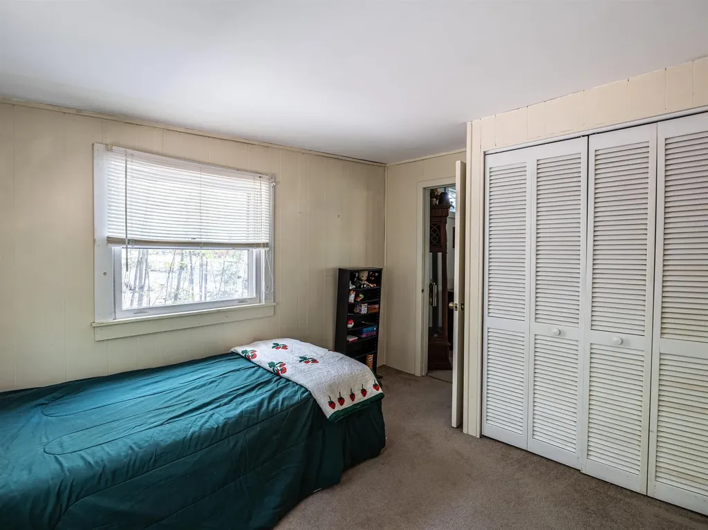 5 Twin Oaks Road Sutton NH 03221