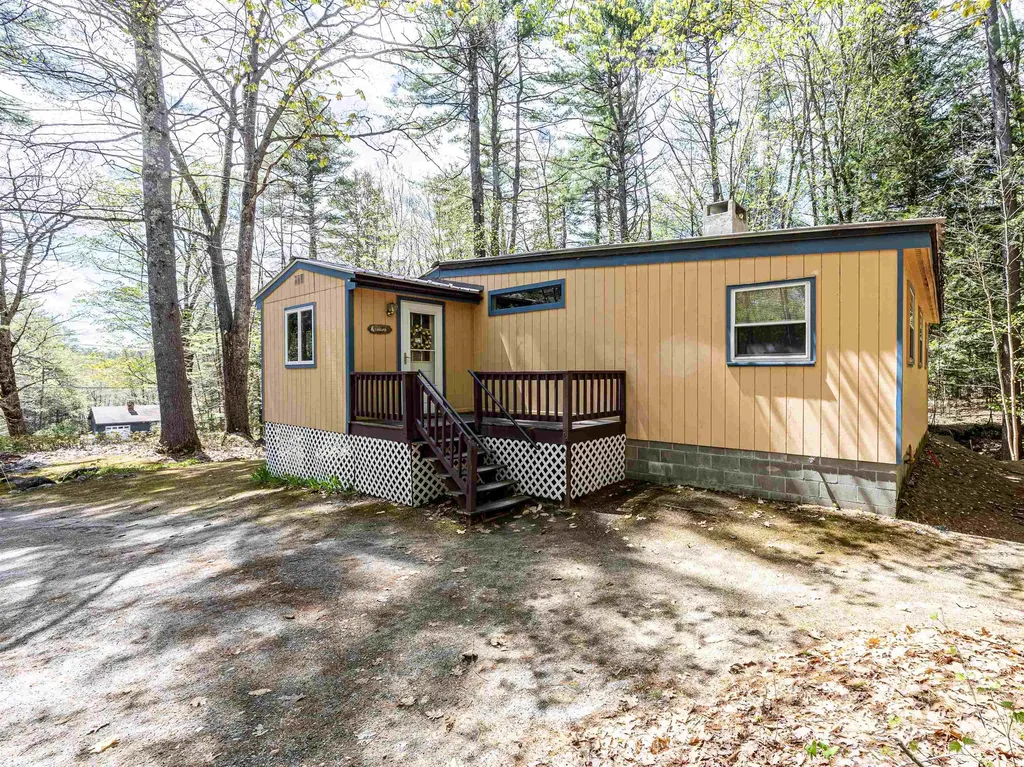 5 Twin Oaks Road Sutton NH 03221