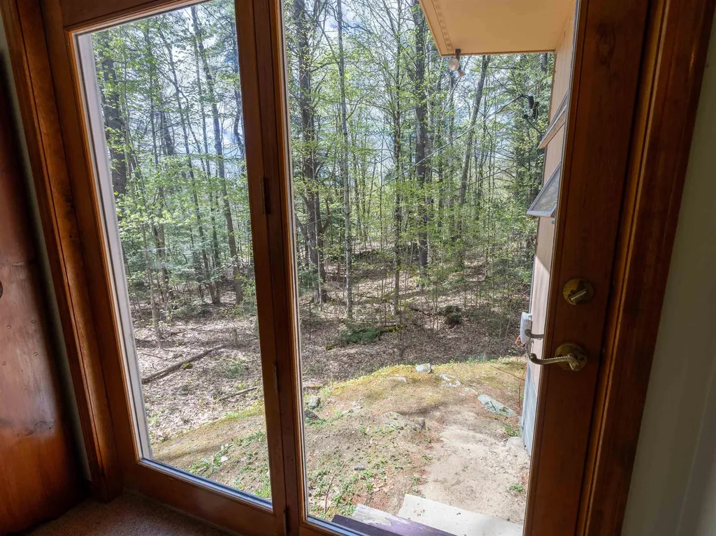 5 Twin Oaks Road Sutton NH 03221
