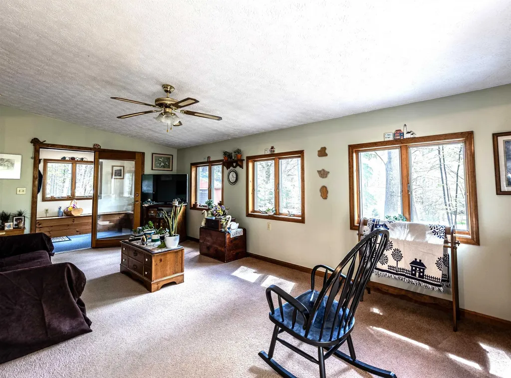 5 Twin Oaks Road Sutton NH 03221