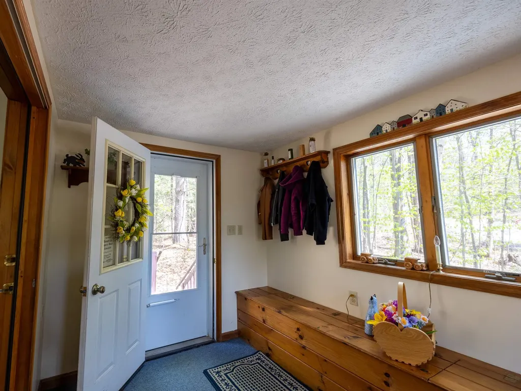 5 Twin Oaks Road Sutton NH 03221