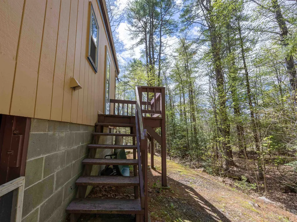 5 Twin Oaks Road Sutton NH 03221