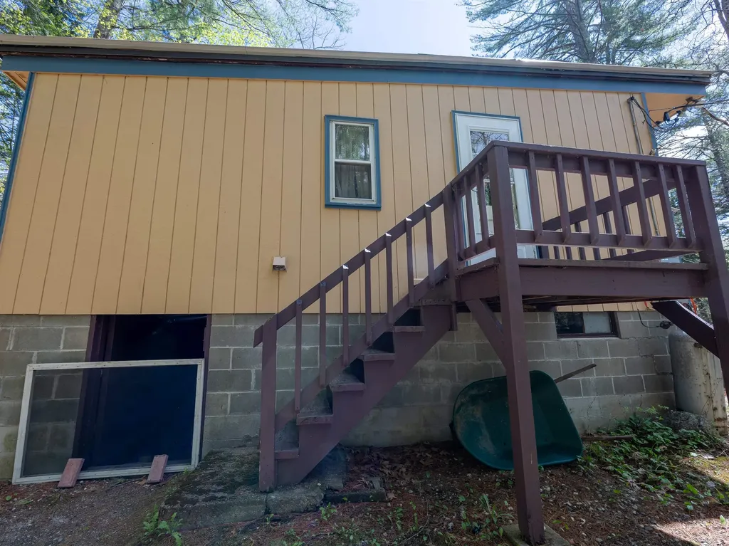 5 Twin Oaks Road Sutton NH 03221