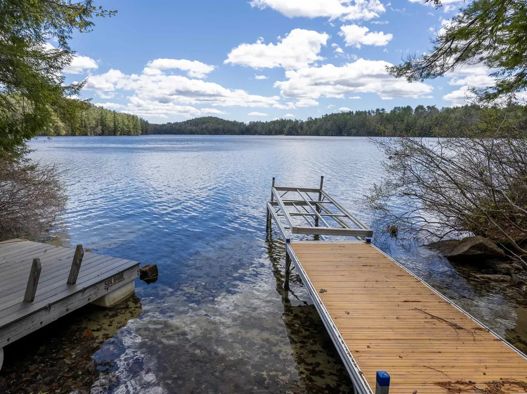 5 Twin Oaks Road Sutton NH 03221