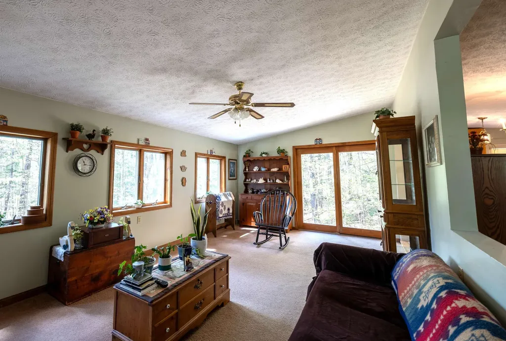 5 Twin Oaks Road Sutton NH 03221