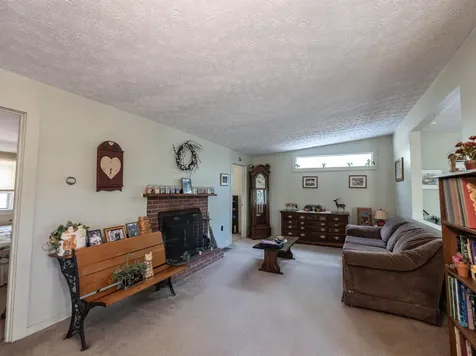 5 Twin Oaks Road Sutton NH 03221