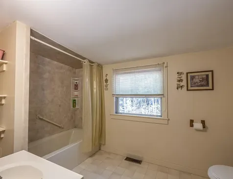 5 Twin Oaks Road Sutton NH 03221
