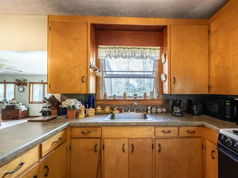 5 Twin Oaks Road Sutton NH 03221