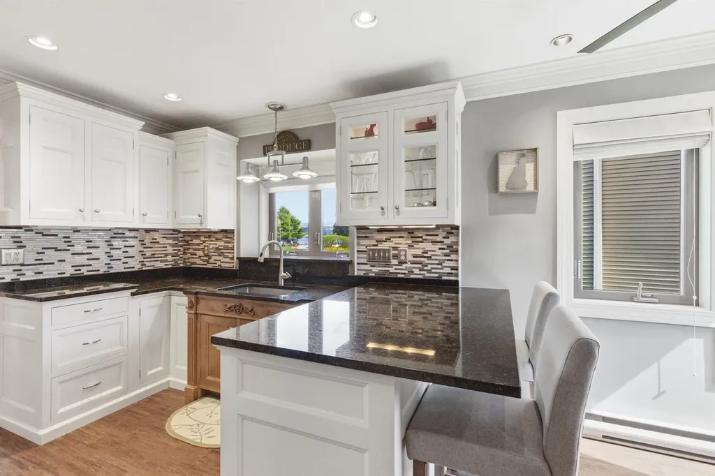 15 Songbird Lane Laconia NH 03246