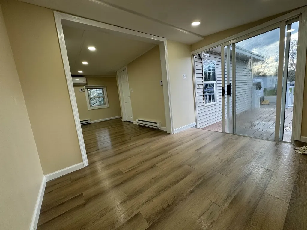 27 Mavis Avenue Rochester NH 03867