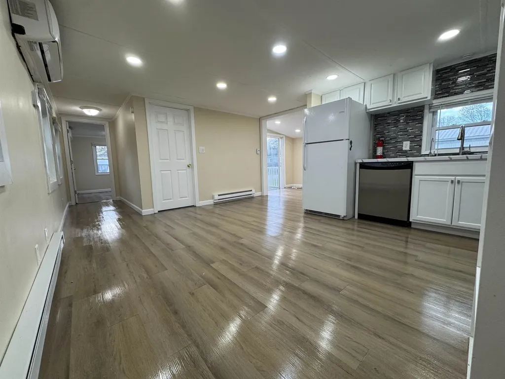 27 Mavis Avenue Rochester NH 03867