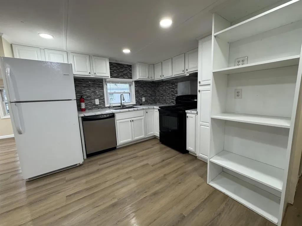 27 Mavis Avenue Rochester NH 03867