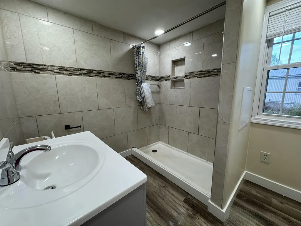 27 Mavis Avenue Rochester NH 03867