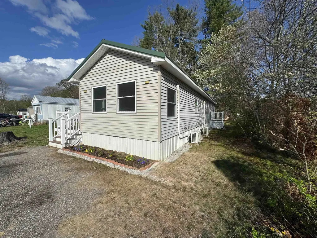 27 Mavis Avenue Rochester NH 03867