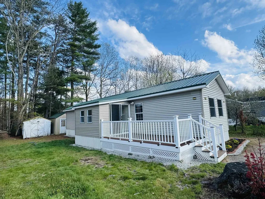 27 Mavis Avenue Rochester NH 03867