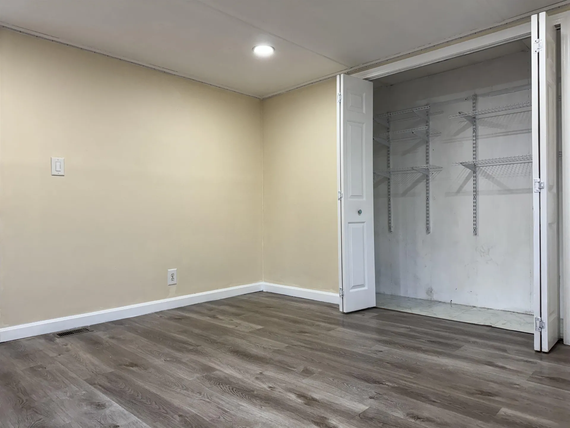 27 Mavis Avenue Rochester NH 03867