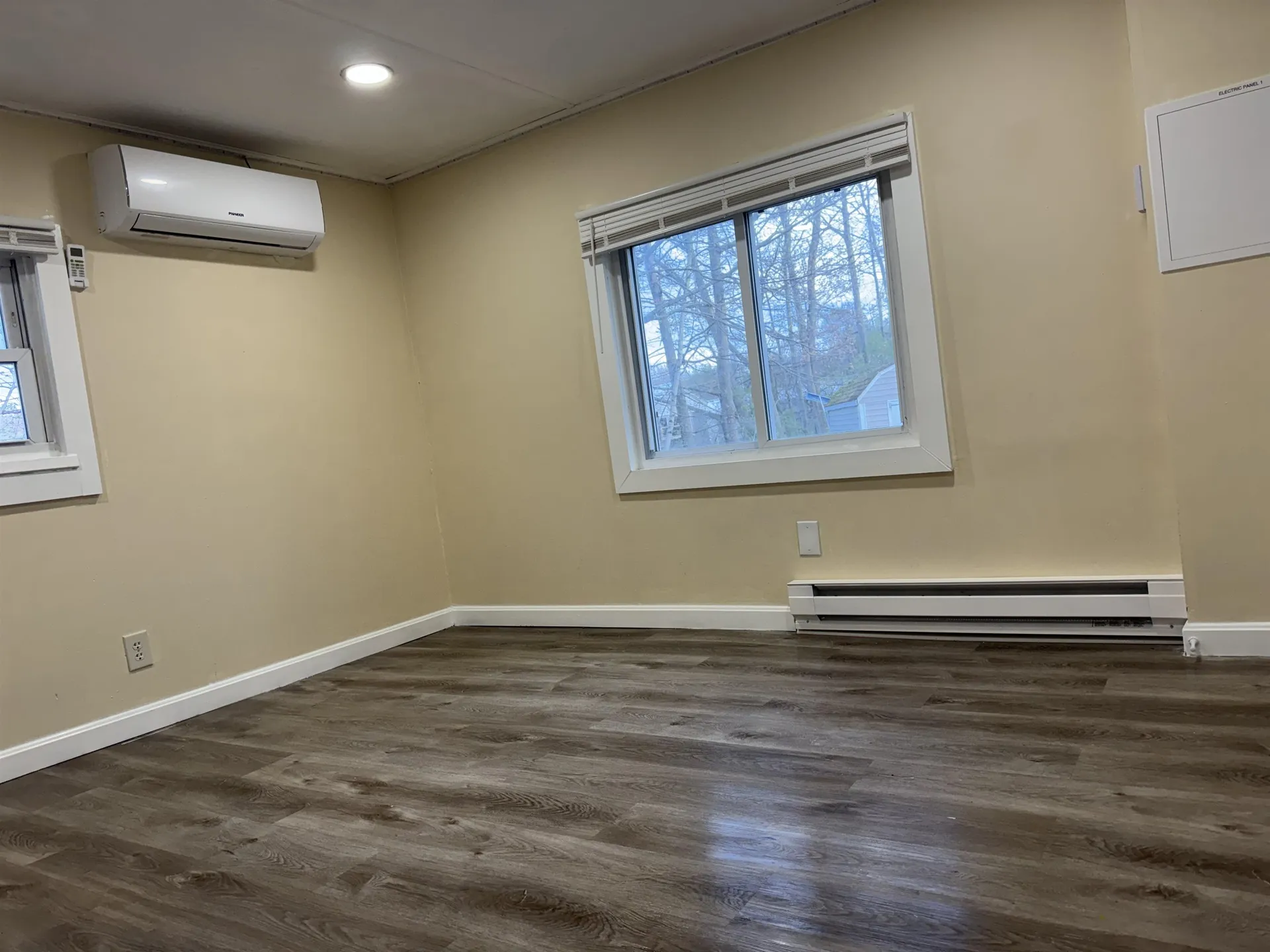 27 Mavis Avenue Rochester NH 03867