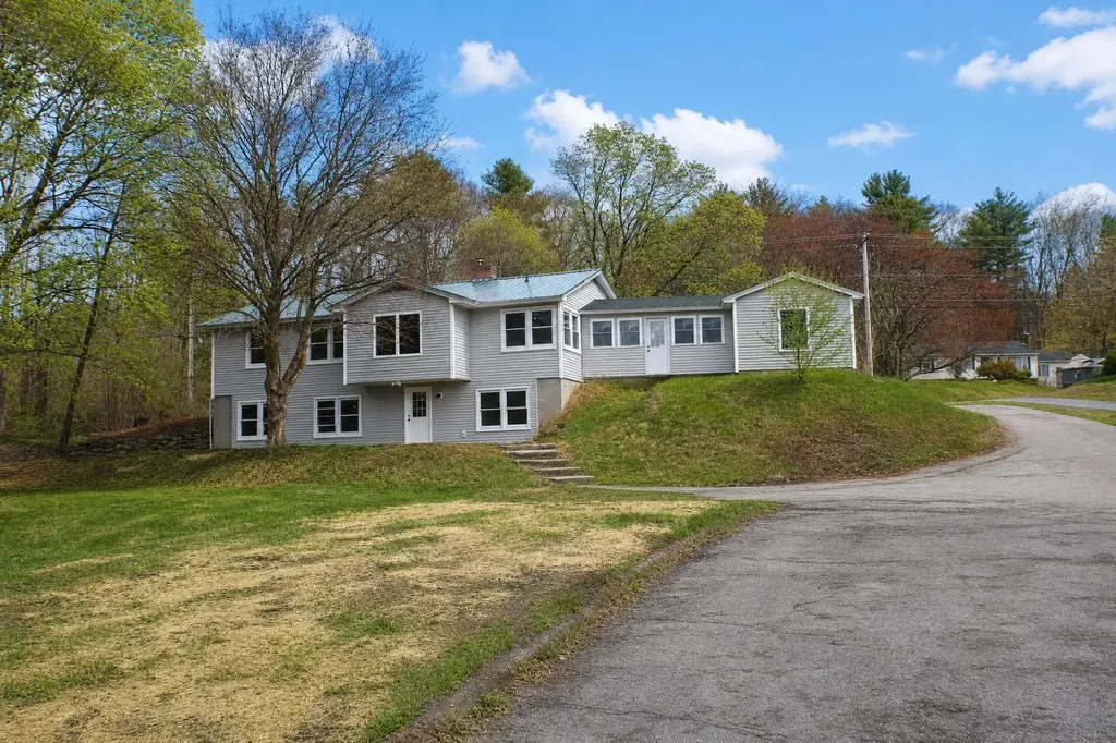 520 Pembroke Street Pembroke NH 03275