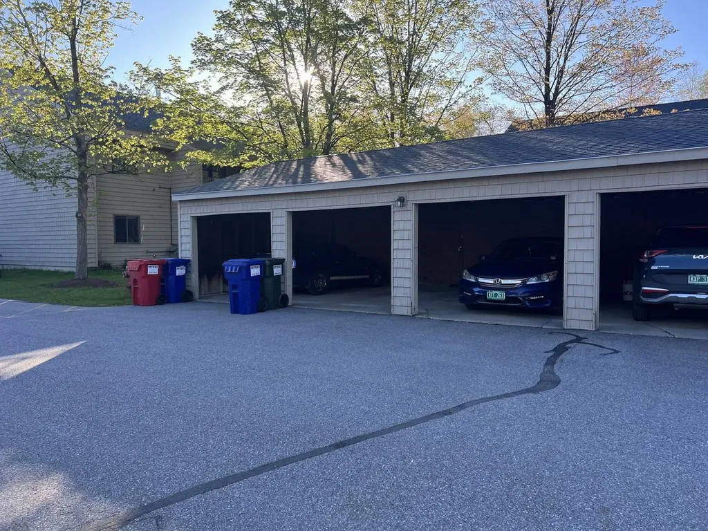 59 Hawthorne Circle South Burlington VT 05403