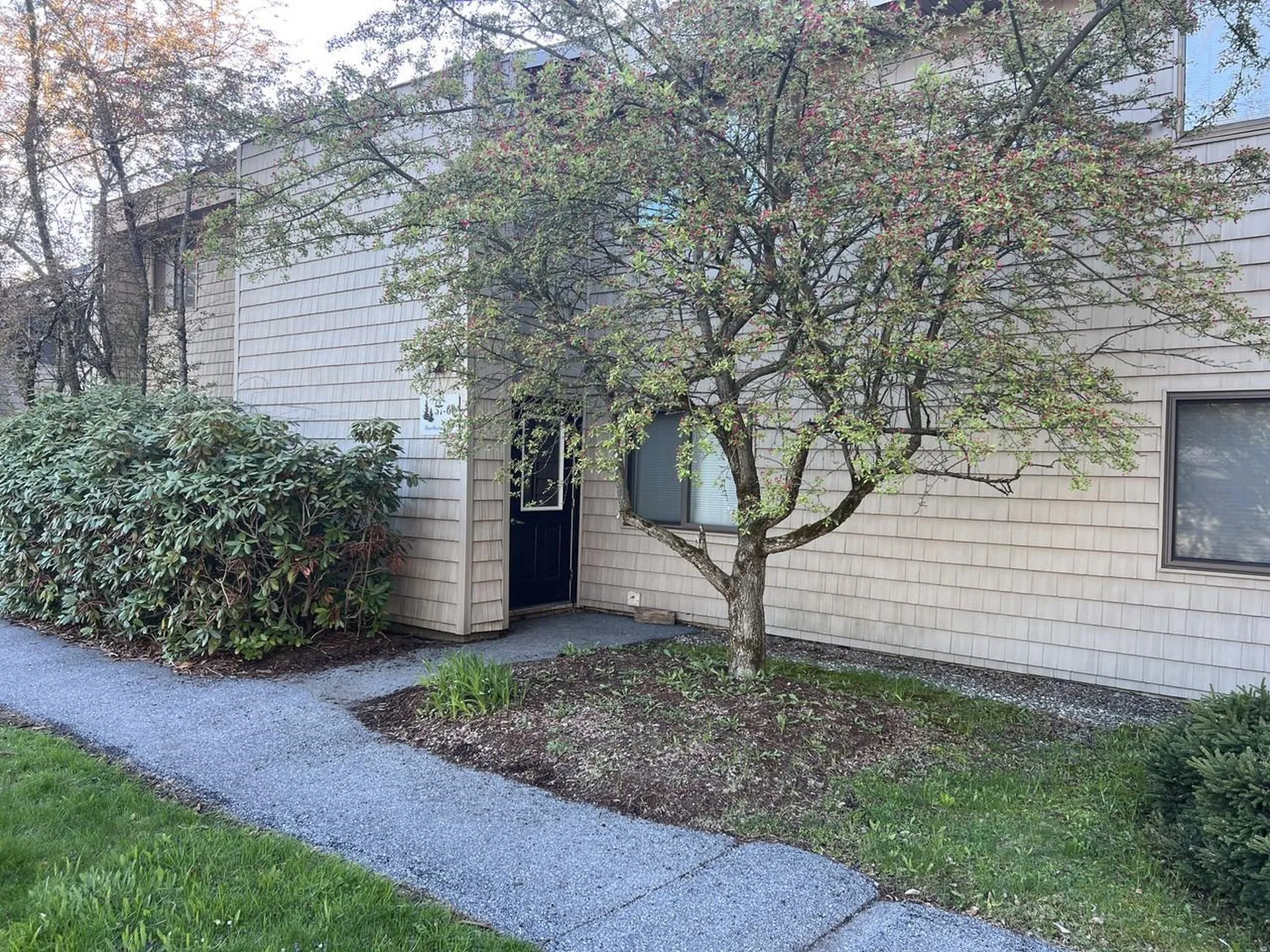 59 Hawthorne Circle South Burlington VT 05403