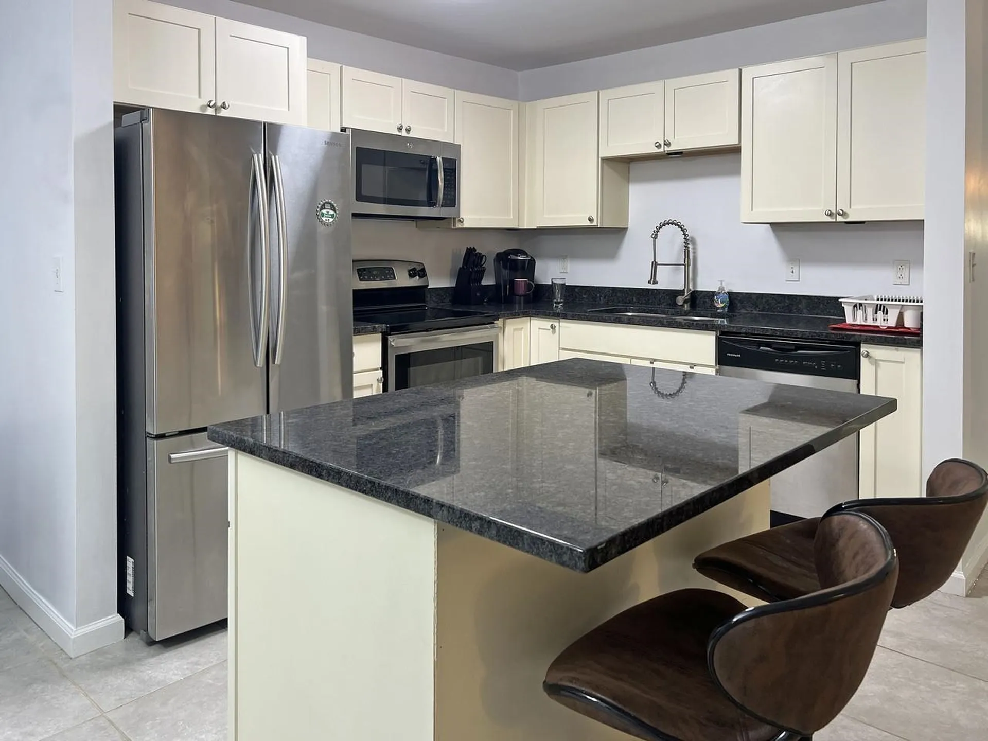 59 Hawthorne Circle South Burlington VT 05403