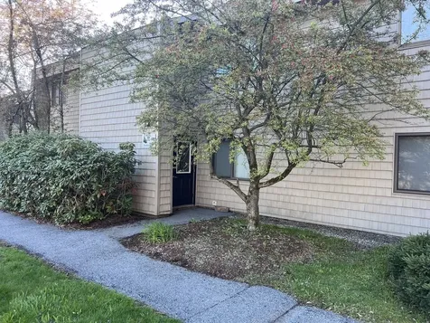 59 Hawthorne Circle South Burlington VT 05403