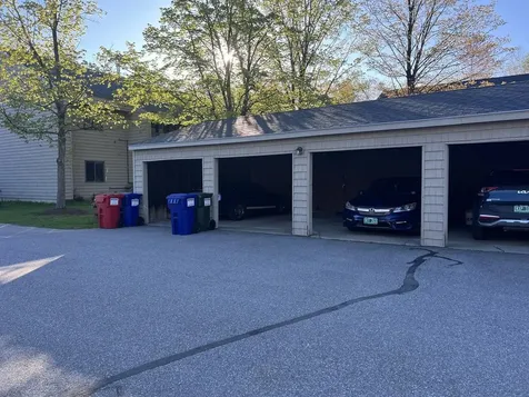 59 Hawthorne Circle South Burlington VT 05403
