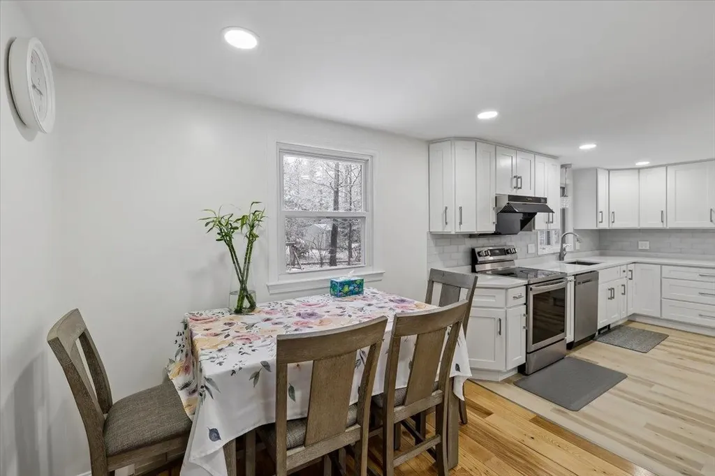 39 Berkley Street Merrimack NH 03054