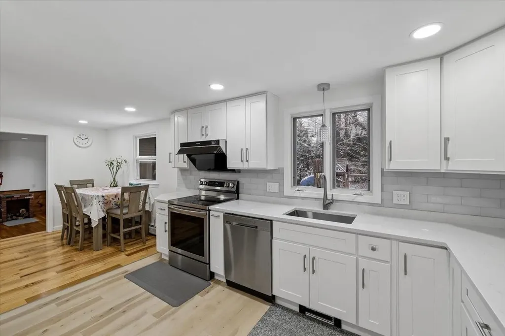 39 Berkley Street Merrimack NH 03054