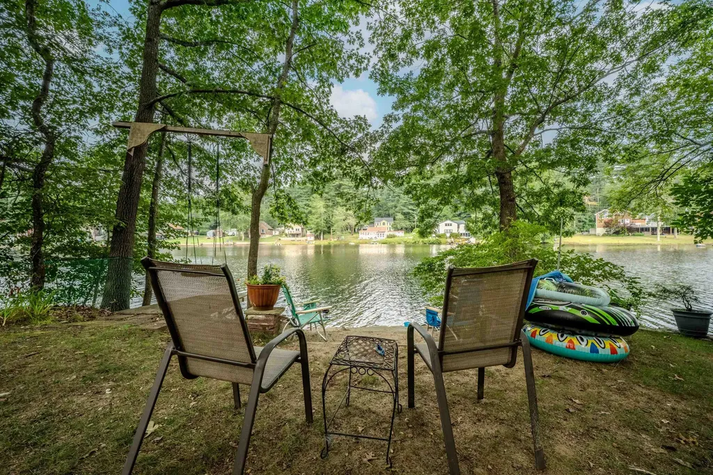 49 Millville Circle Salem NH 03079
