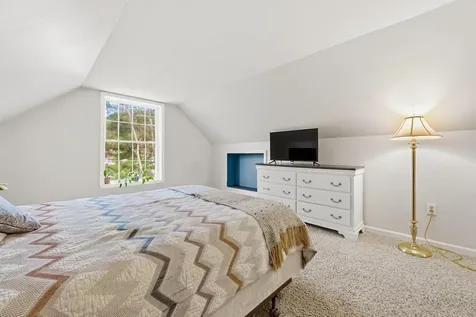 49 Millville Circle Salem NH 03079