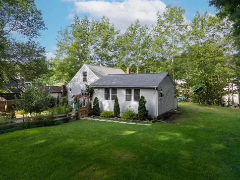 49 Millville Circle Salem NH 03079