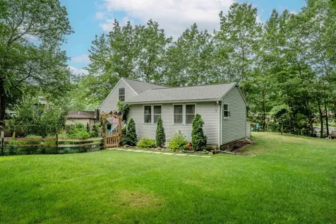 49 Millville Circle Salem NH 03079