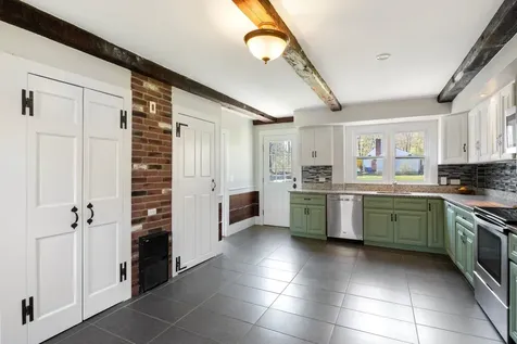102 Mountain Road Goffstown NH 03045