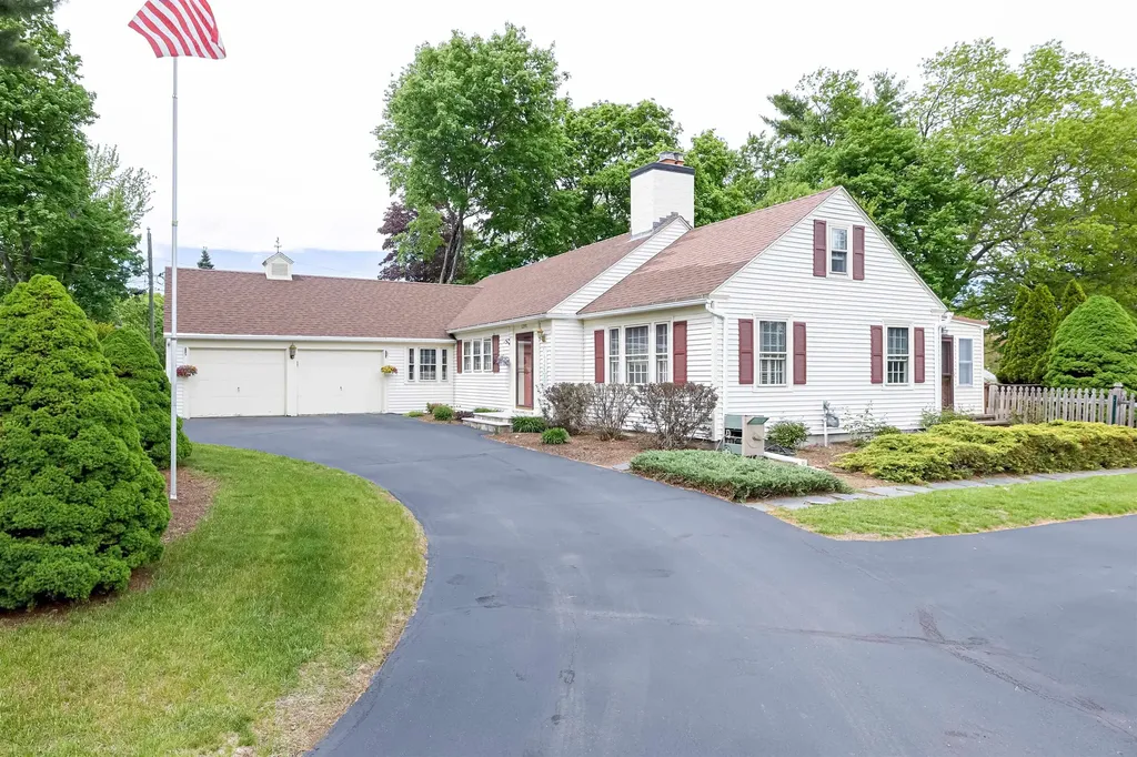 1391 Old North Main Street Laconia NH 03246