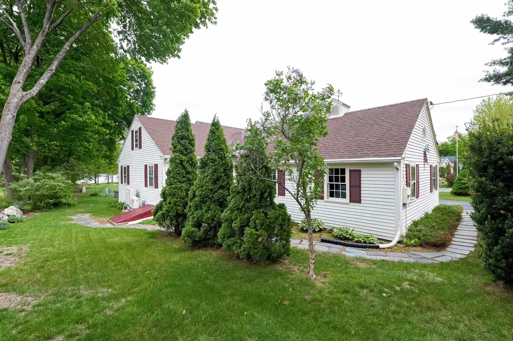 1391 Old North Main Street Laconia NH 03246
