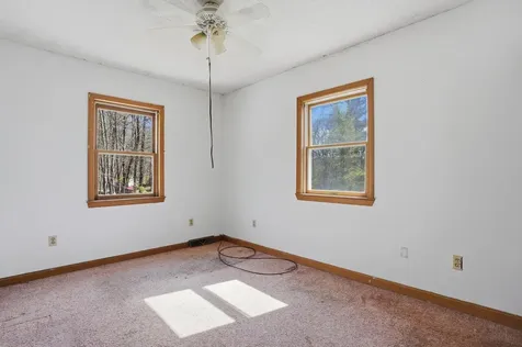 63 Kienia Road Hudson NH 03051