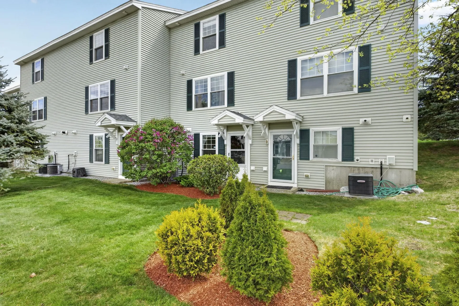148 Karatzas Avenue Manchester NH 03104