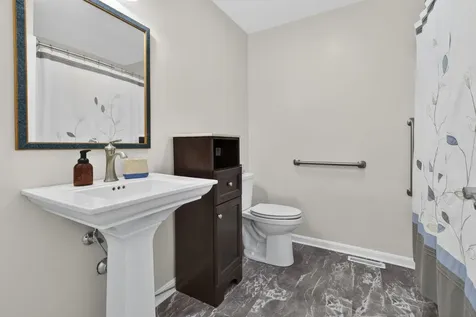 148 Karatzas Avenue Manchester NH 03104