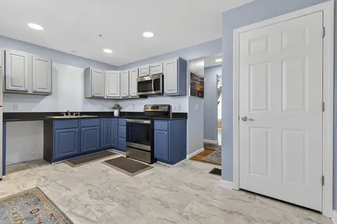 148 Karatzas Avenue Manchester NH 03104
