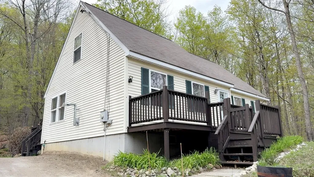 648 Tigola Trail Stoddard NH 03464