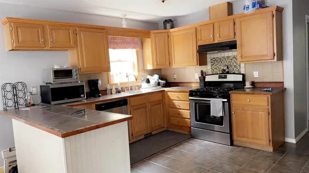 648 Tigola Trail Stoddard NH 03464