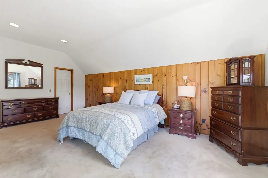 9 Wooddale Circle Newbury NH 03255