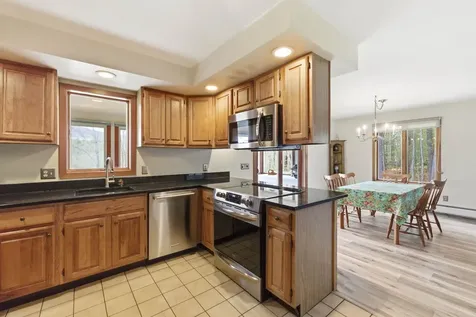 9 Wooddale Circle Newbury NH 03255