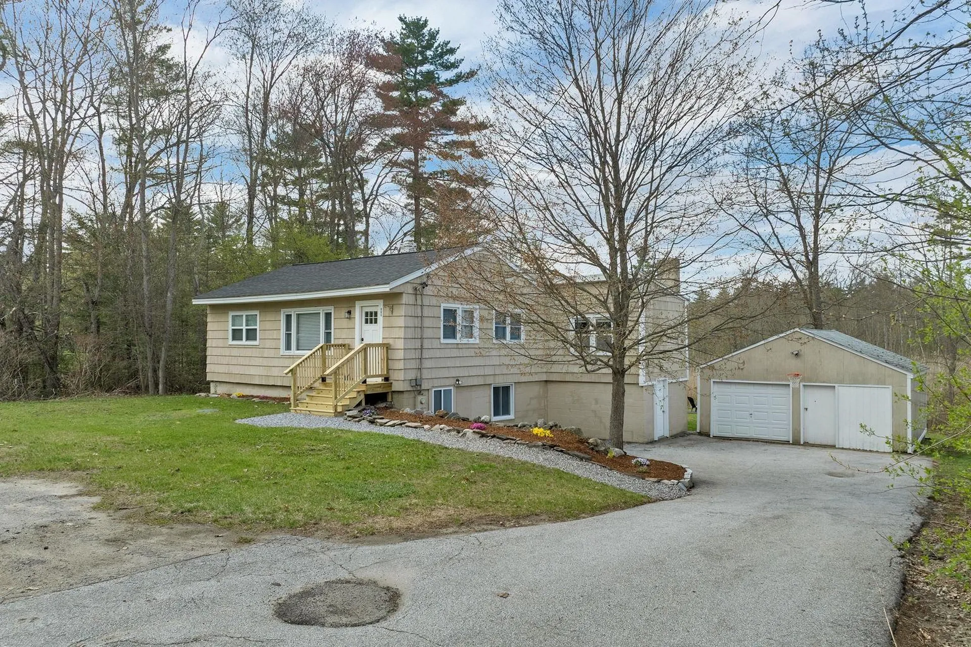 885 High Street Candia NH 03034
