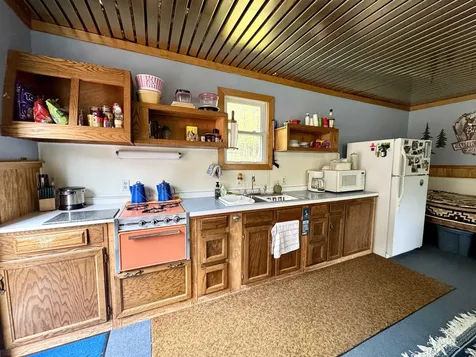 106 Philbrook Road Pittsburg NH 03592