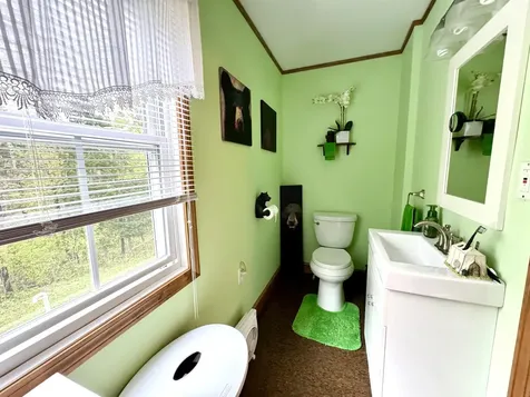 106 Philbrook Road Pittsburg NH 03592