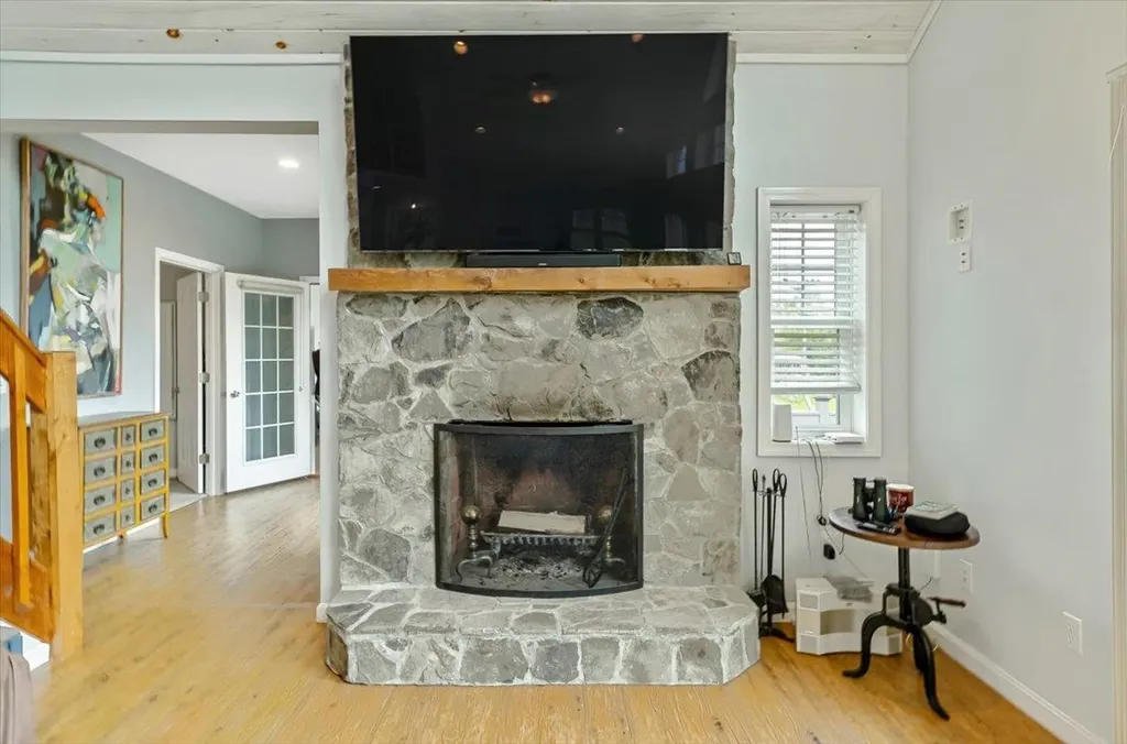 61 Sweeney Farm Road North Georgia VT 05478
